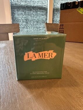 La Mer Green Box with Orange Logo Moisturizer